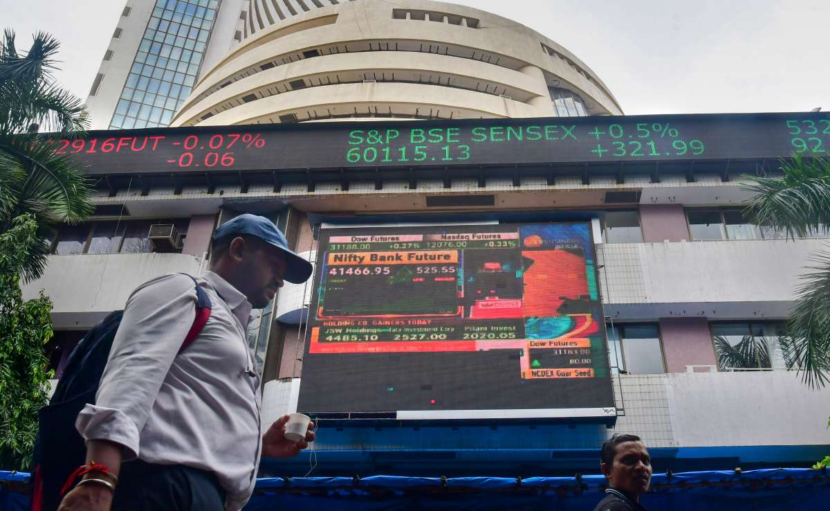 Weak start of stock market, Sensex fell 86 points and opened at 72,536 points, Nifty also fell - India TV Hindi