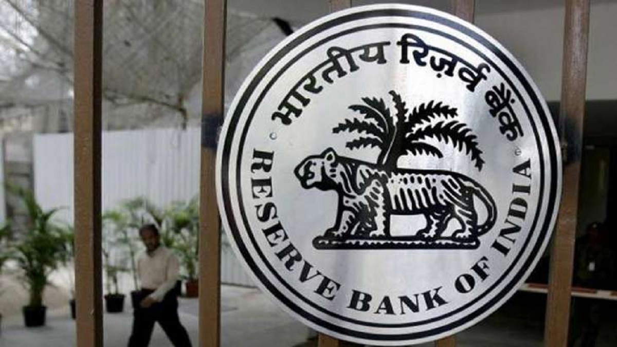 RBI imposed heavy fine on Bandhan Bank and this government bank, know what is the whole matter - India TV Hindi