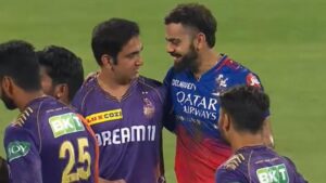 RCB vs KKR VIDEO: This is how Virat Kohli and Gautam Gambhir met in the middle of the match, is everything okay?  - India TV Hindi