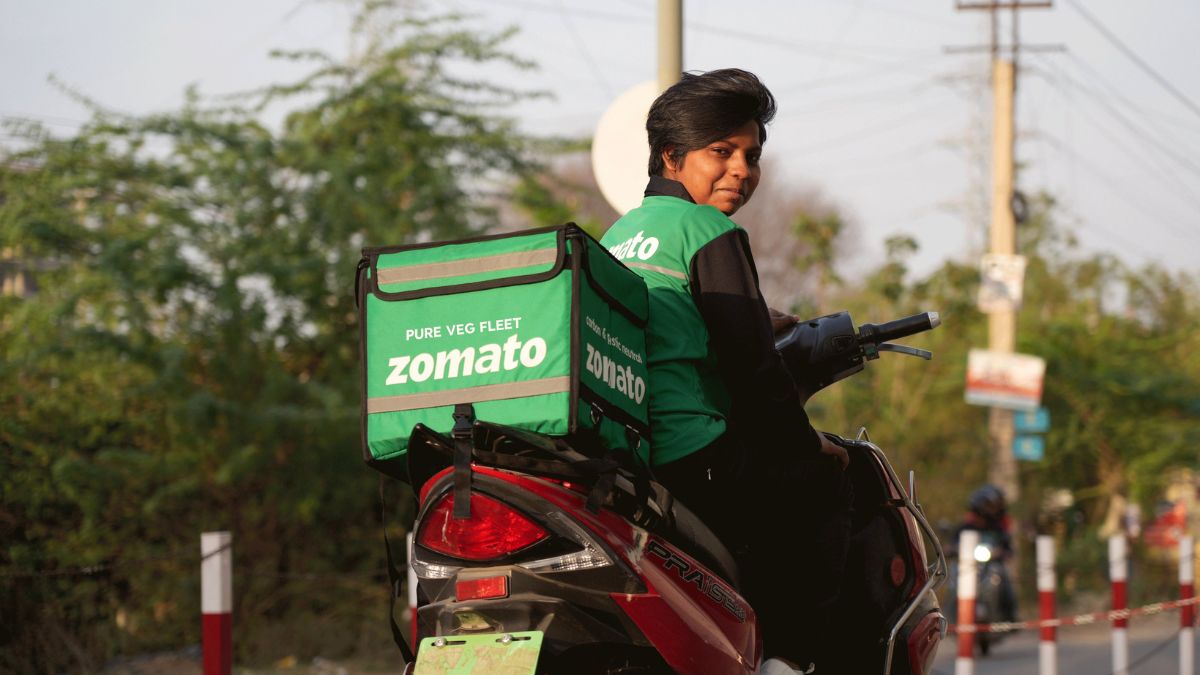 Zomato will now deliver vegetarian food separately, started 'Pure Veg Mode' - India TV Hindi