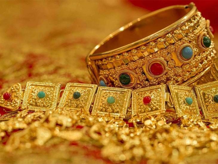 First day of Navratri, Sarvath Siddhi and Amrit Siddhi Yoga: Investment in gold can give more profit, know 4 ways to invest in it.