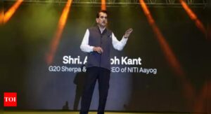 India needs 1 million fast chargers to become 100% electric in 2 and 3 wheelers by 2030: Former Niti Aayog CEO Amitabh Kant - Times of India