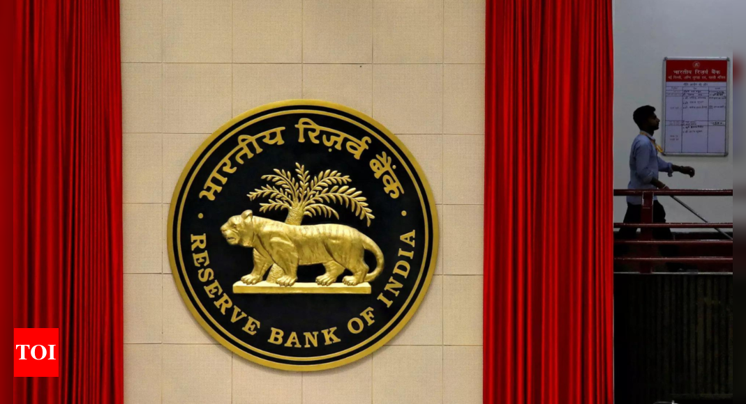 RBI rebuilds forex war chest, hits $645.6 billion high - Times of India