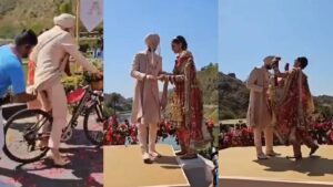 Taapsee Pannu made bridal entry while dancing and singing in Anarkali suit, watch video - India TV Hindi