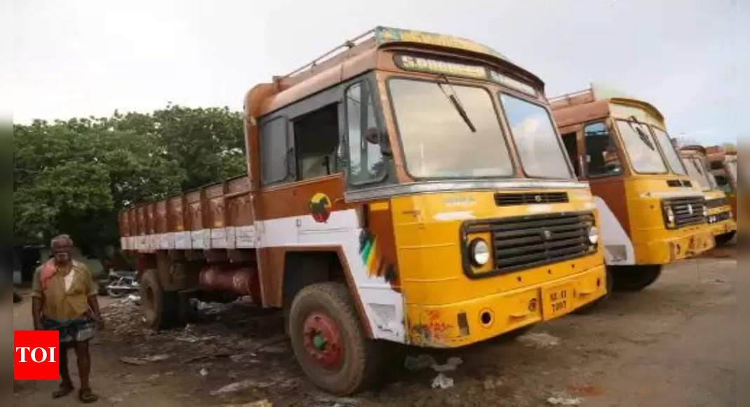 Truck rentals hold firm even after dip in diesel price - Times of India